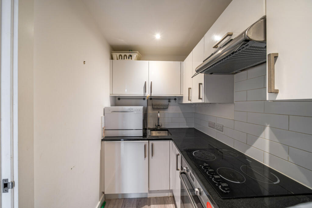 Talbot Skyline, 204-226 Imperial Drive, Harrow photo 4