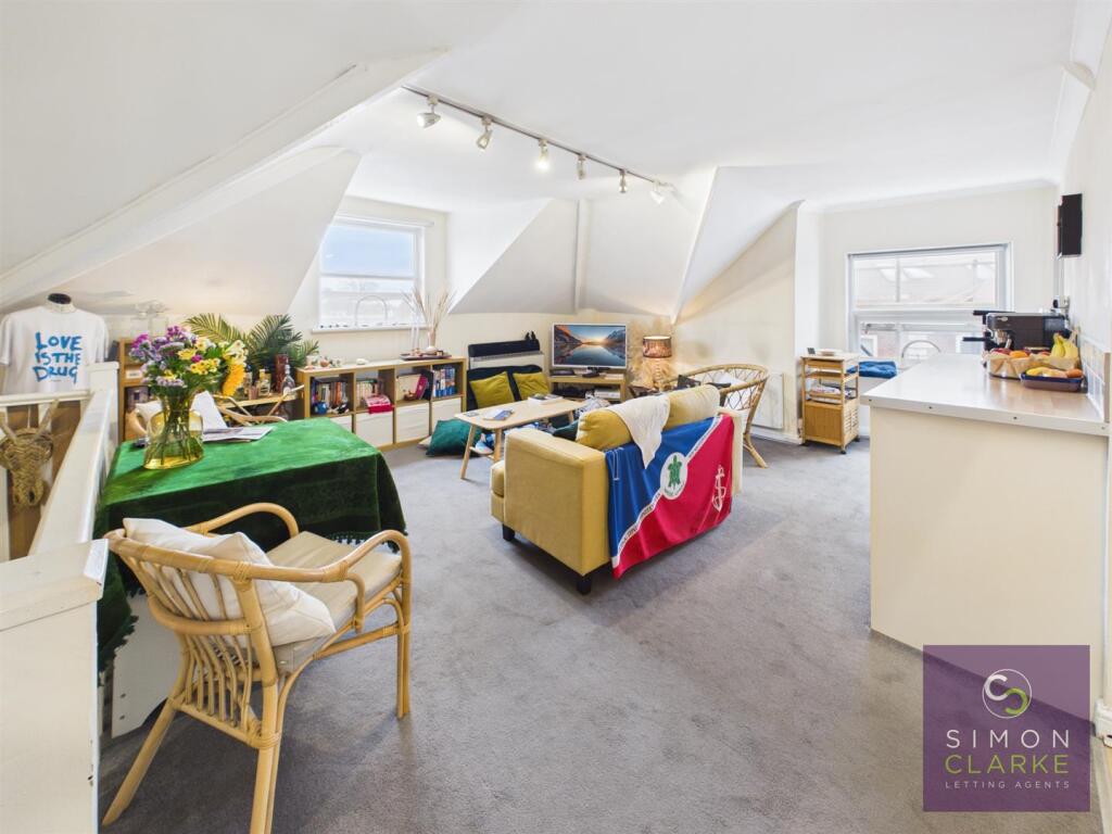 Main image of property: High Road, East Finchley, N2 - INCLUDES WATER & ELECTRIC