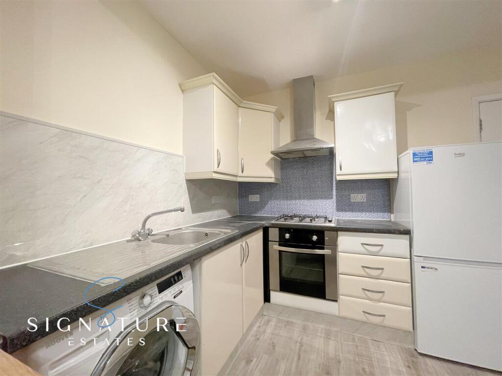 64h Queens RoadWatfordHertfordshire - View 4