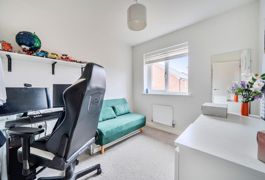 House in Tewkesbury, Twigworth - More