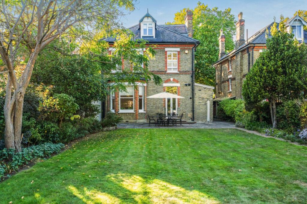 House in London - View 2