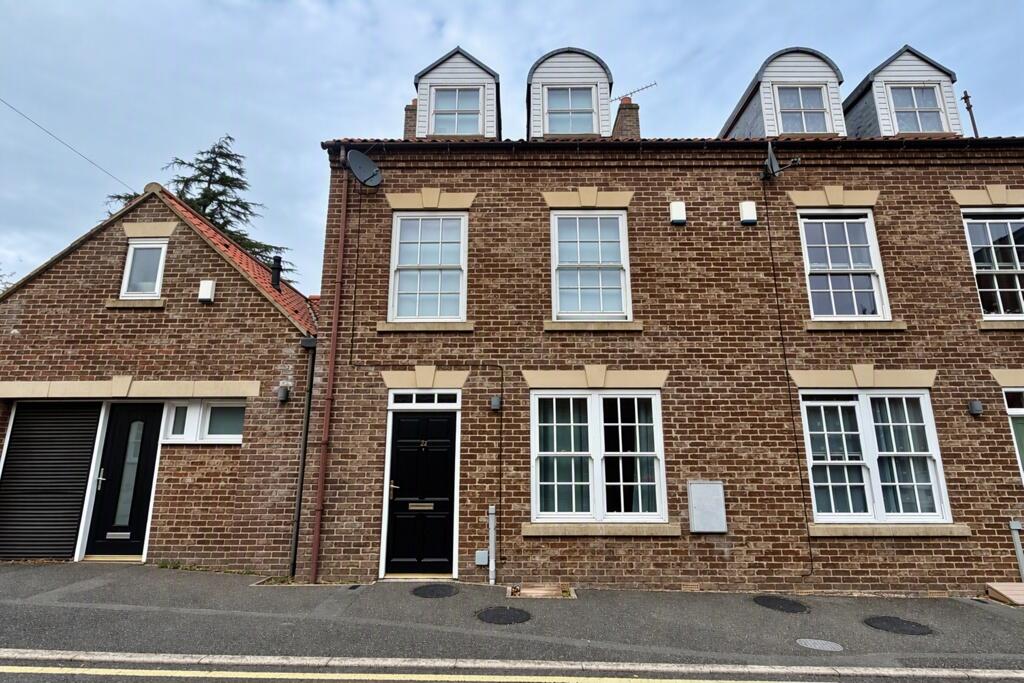 Main image of property: Priestgate, Barton-upon-humber, Lincolnshire, DN18