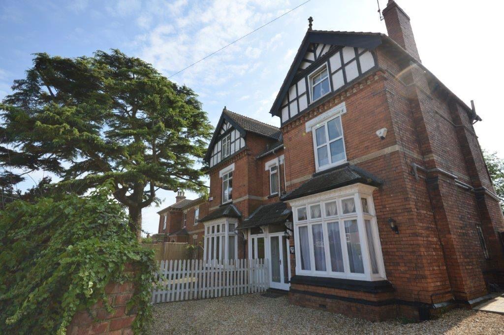 Main image of property: London Road, Kettering