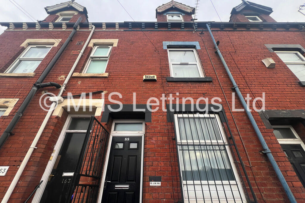 6 bedroom terraced house for rent