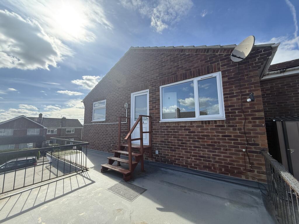 Main image of property: Barnards Way, Wantage, Oxfordshire, OX12