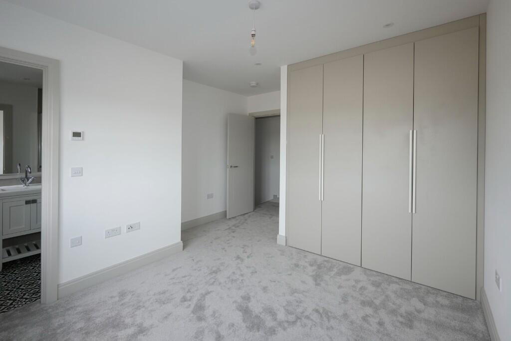 House in Hart, Fleet - View 4