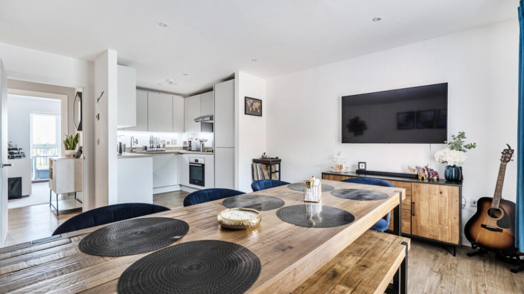 Apartment in Twickenham - View 4