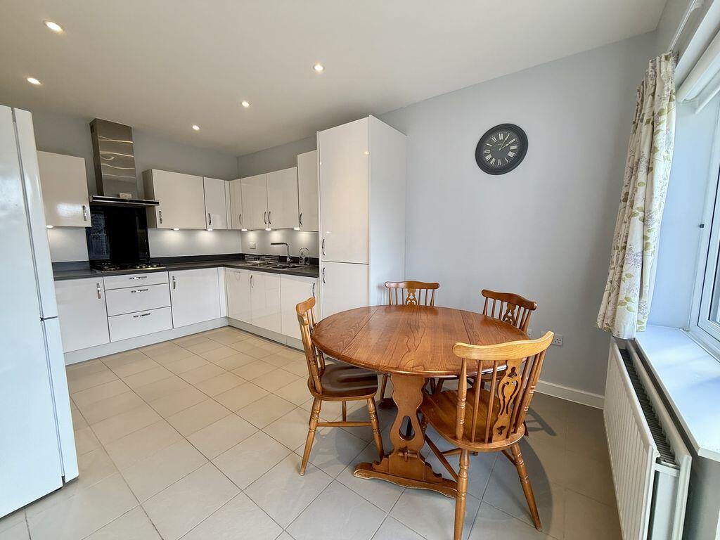 Charlwood Drive, Henfield photo 2