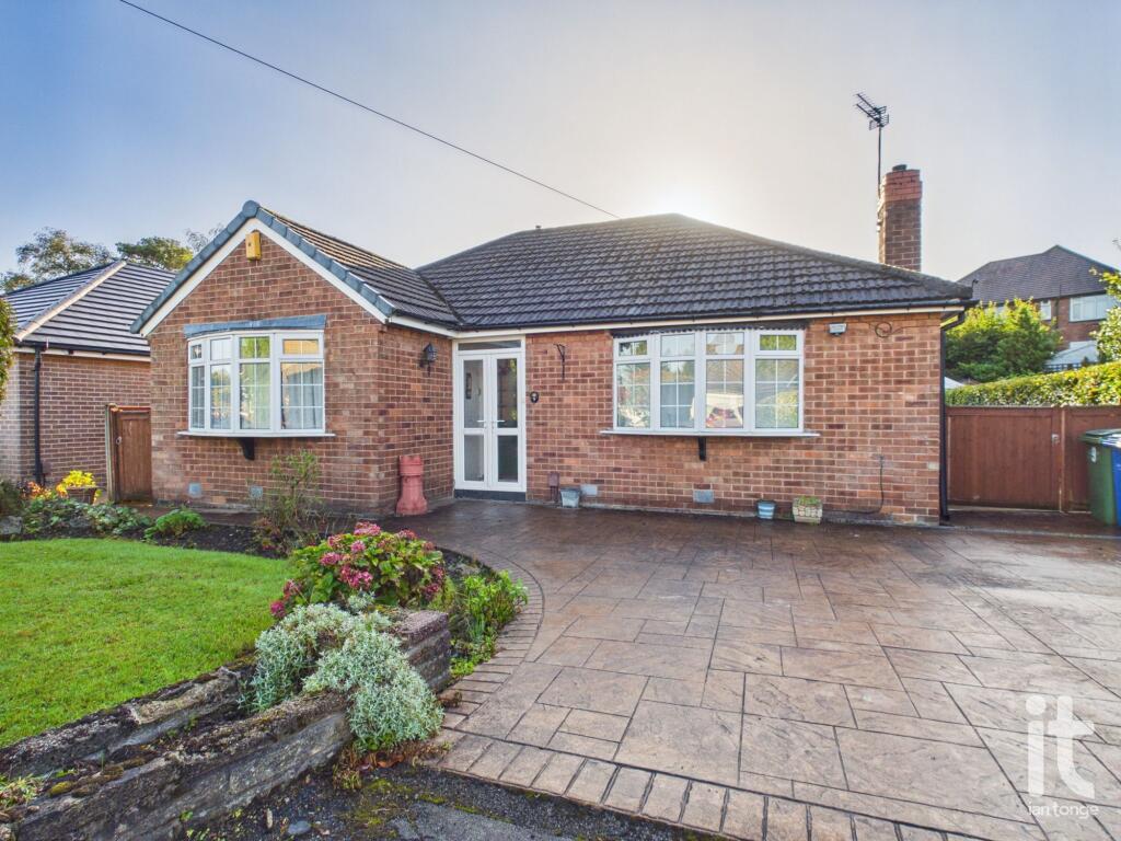 3-bed detached on Kintore Avenue, Hazel Grove, Stockport, SK7, £450,000