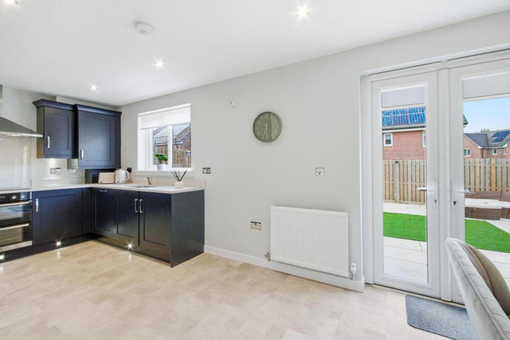 House in Glasgow, Thistlebank, Darnley - View 6