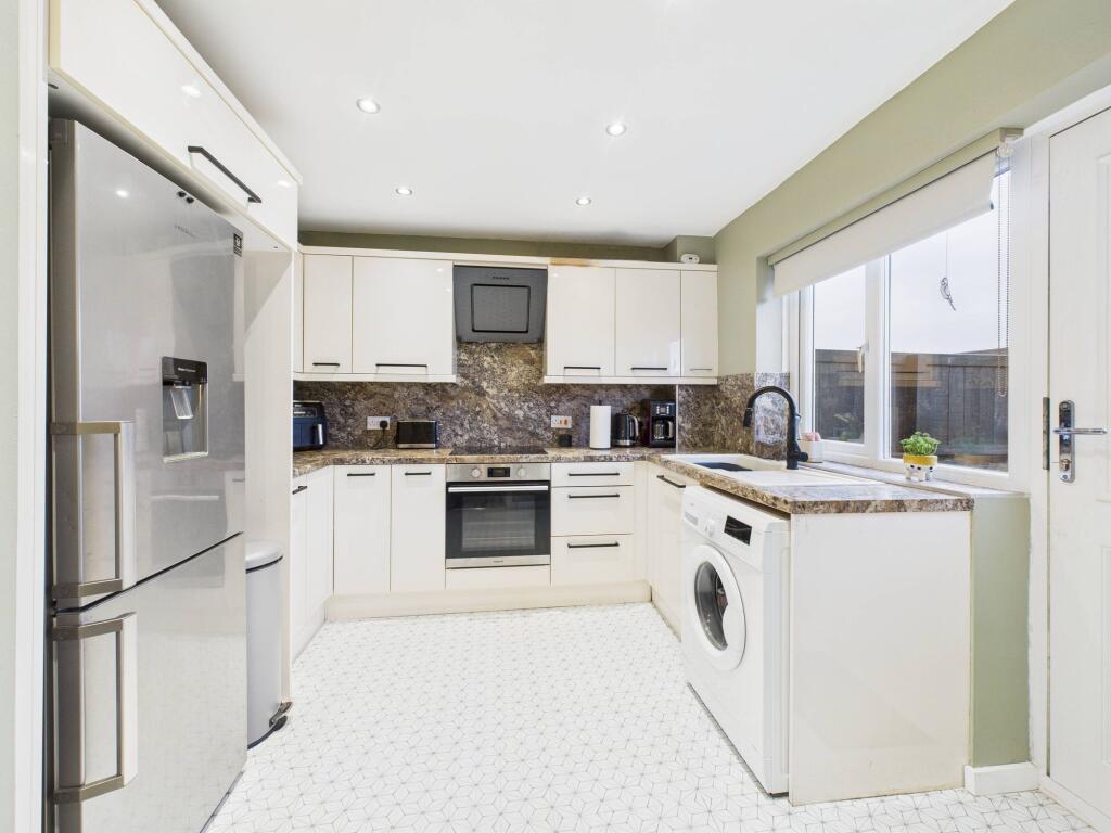 Clifton Court, Springwell, NE9 - View 3