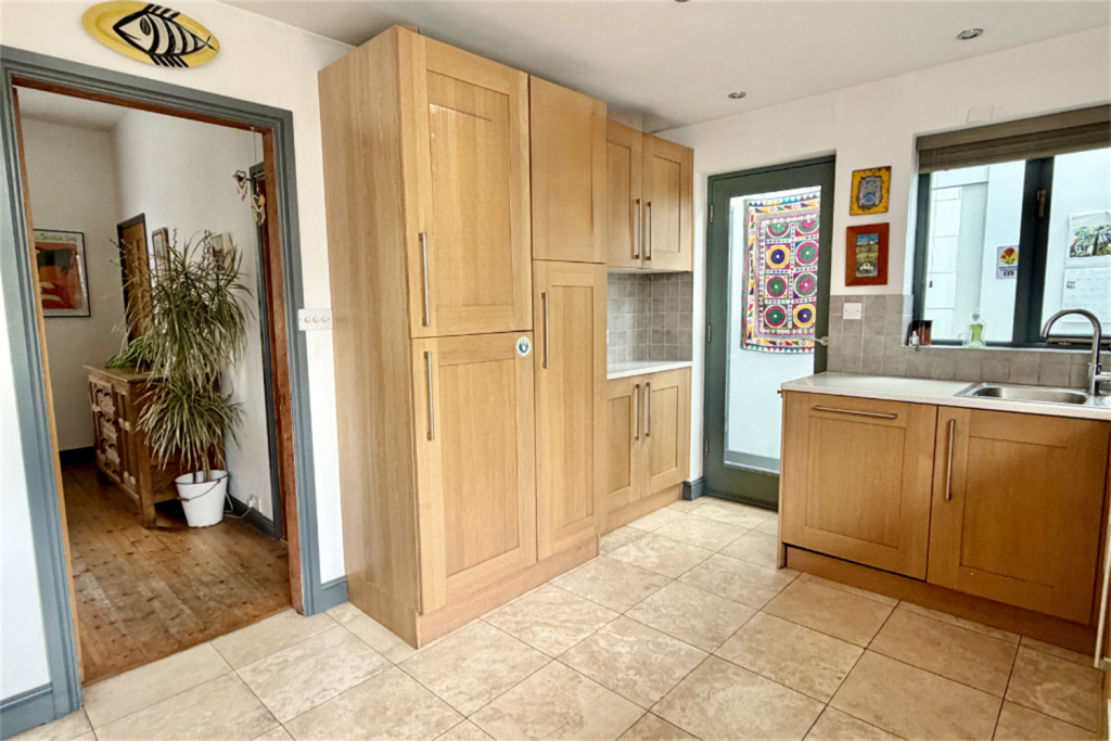 Denison Street, Beeston, NG9 1AX - More