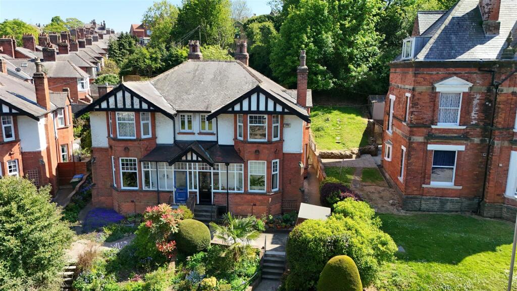 Main image of property: Valley Road, Scarborough