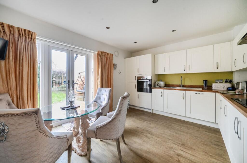3-bed semi-detached on Brocklehanger Edge, Cranfield, , £375,000