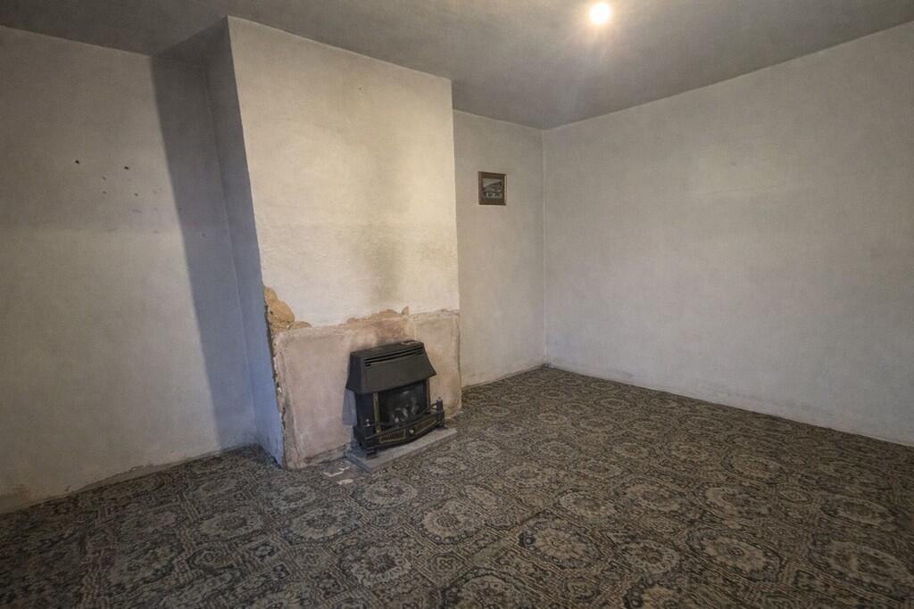House in Bradford, West Yorkshire - View 4