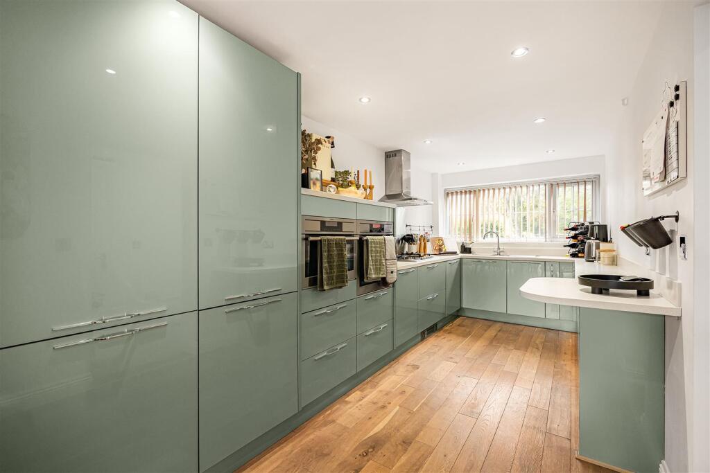 Ruskin, Henley Road, Caversham, Reading photo 3