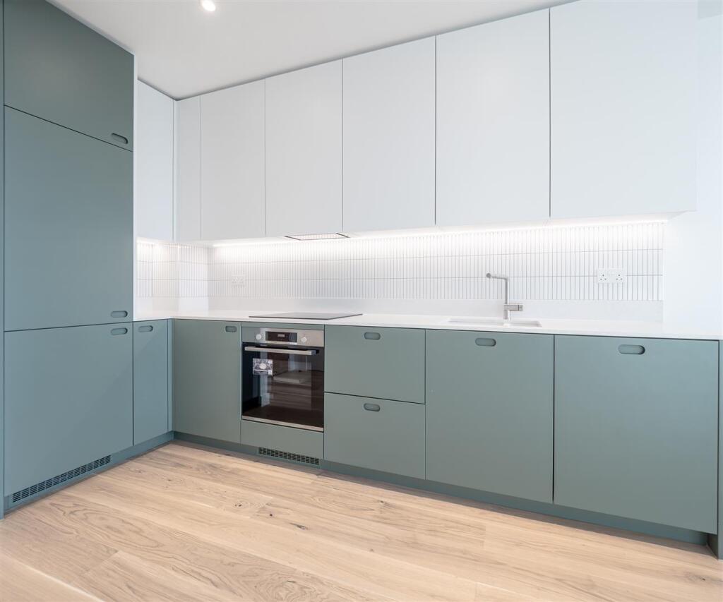 Apartment in London - View 3