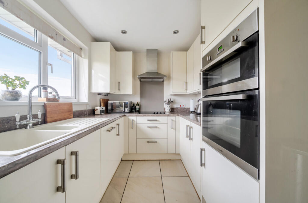 Dell Road, Tilehurst, Reading – pohled 4