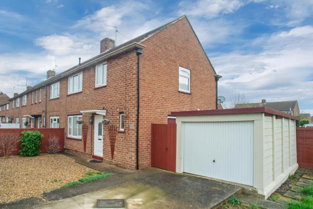 Gloucester Crescent, Rushden, Northamptonshire, NN10 photo 3