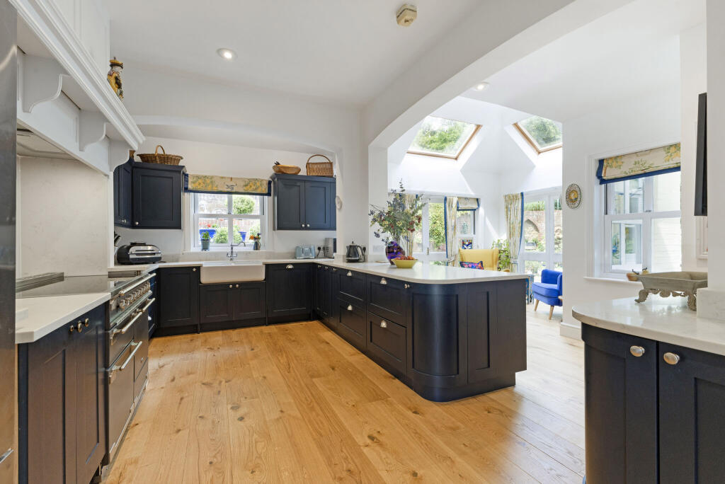 Medstead Road, Beech, GU34 - View 3