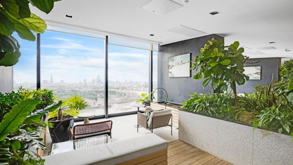 London, London, E14 9FR - View 3