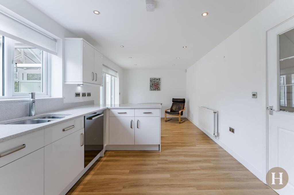 House in Birmingham, West Midlands - More