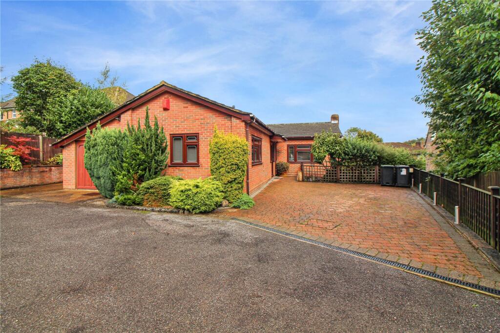 Main image of property: Fernbank Close, Walderslade, Kent, ME5