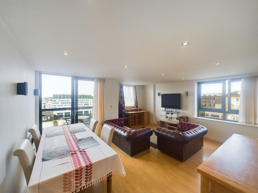 Apartment in Plymouth - More