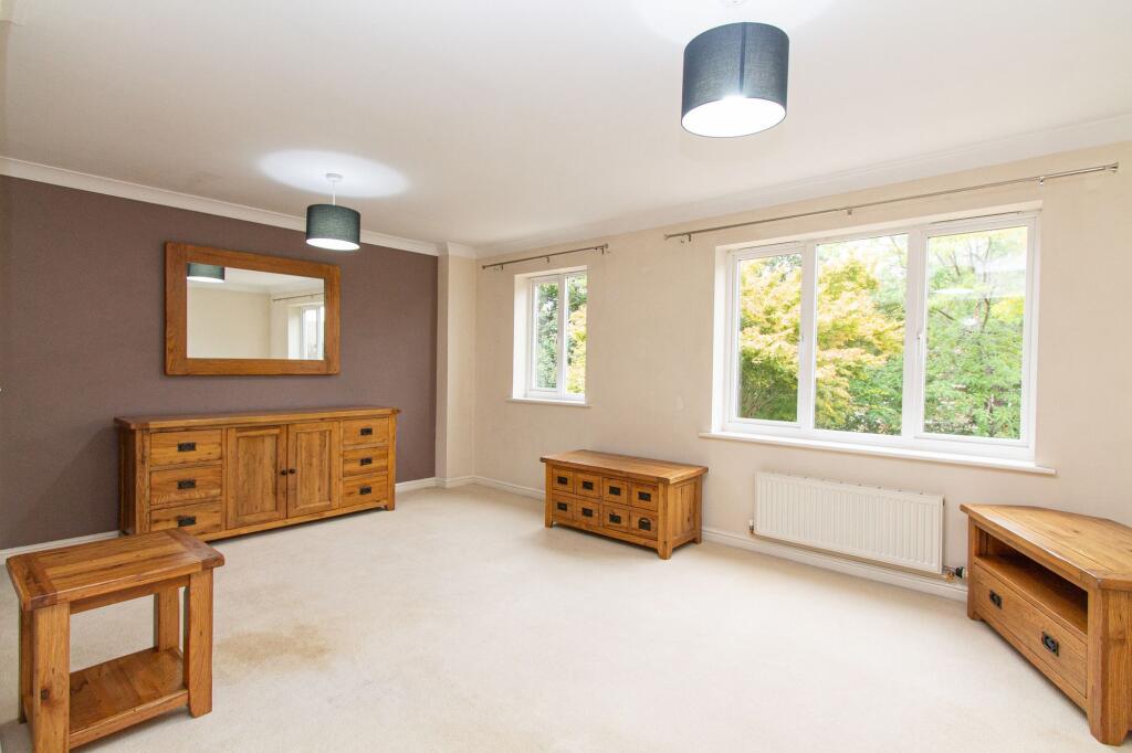 House in Guildford - View 4