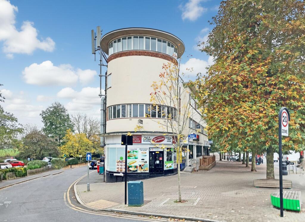 Studio flat on Rayners Lane, The Turret, HA2, £165,000