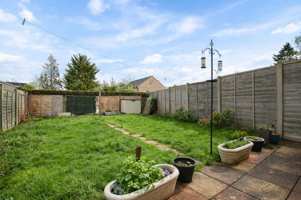 Dacre Gardens, Borehamwood photo 4