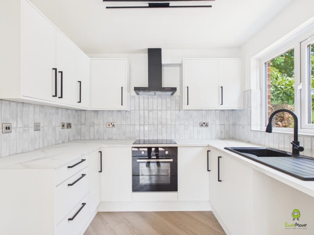 Main image of property: 4 Heathlee Road, Crayford, Dartford