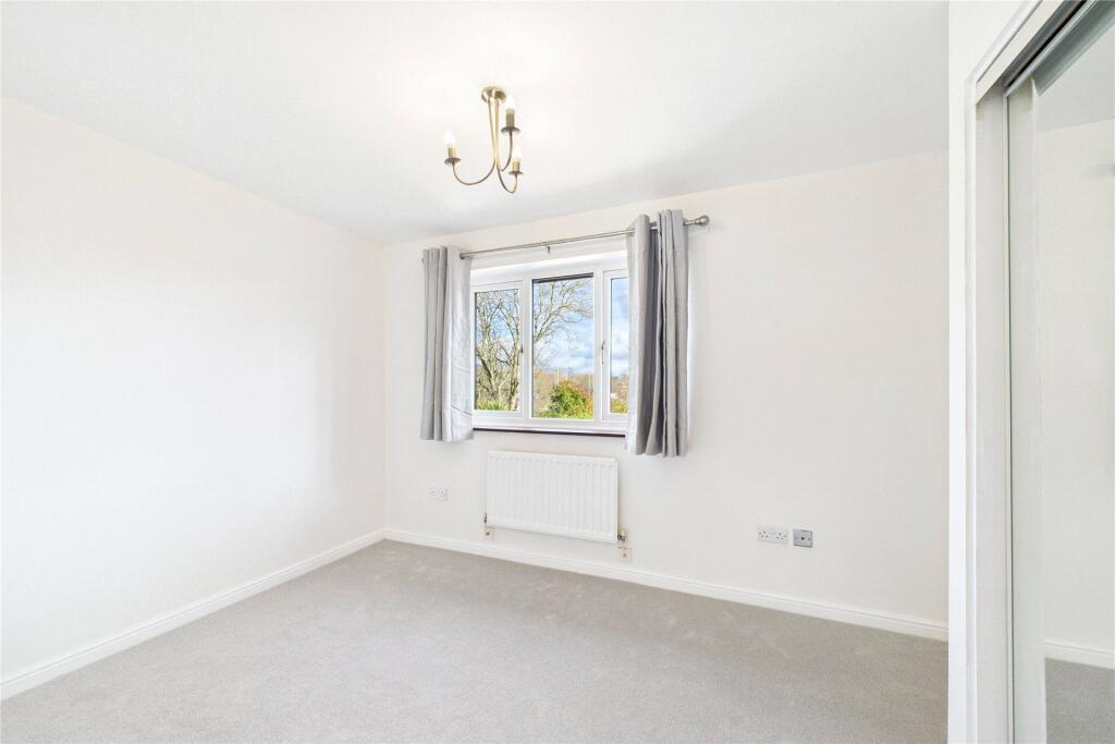 House in Reading, Warfield - View 4