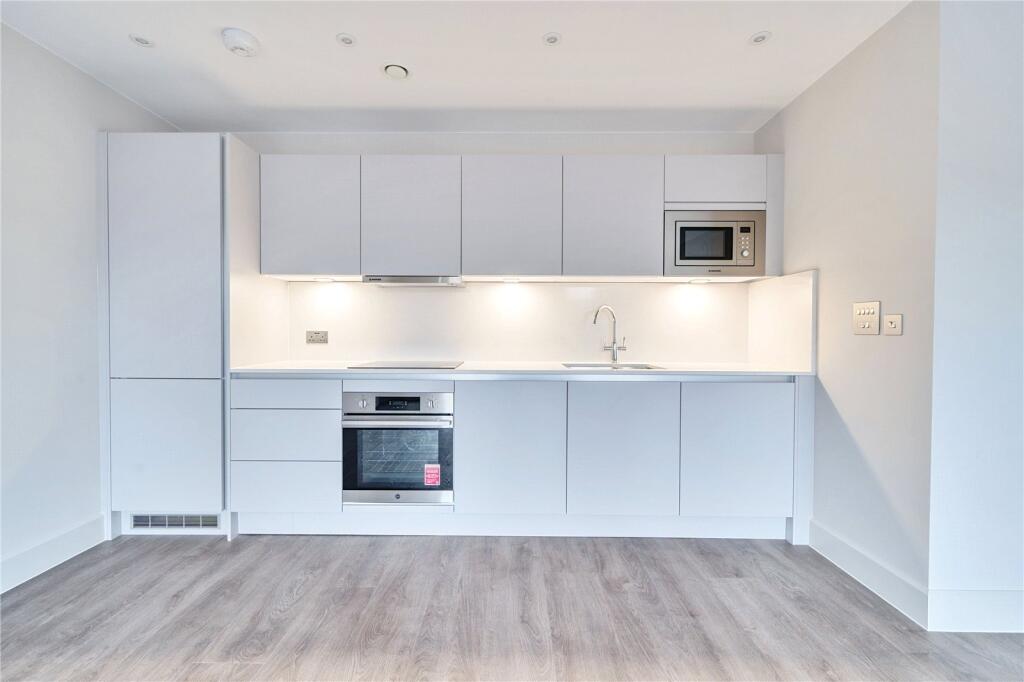 Wentworth Court, 2-4 High Street, Chalfont St. Peter – pohled 2