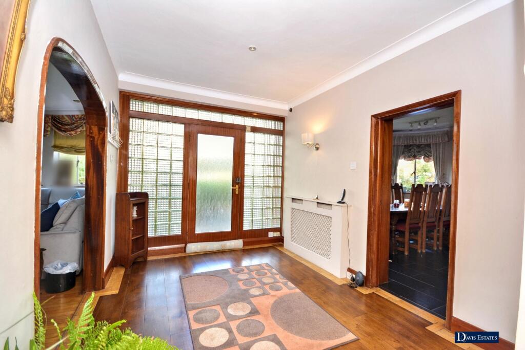 House in London - View 5