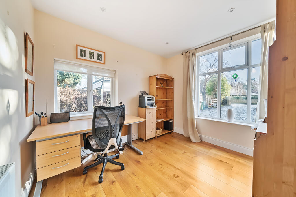 House in Twickenham - View 4