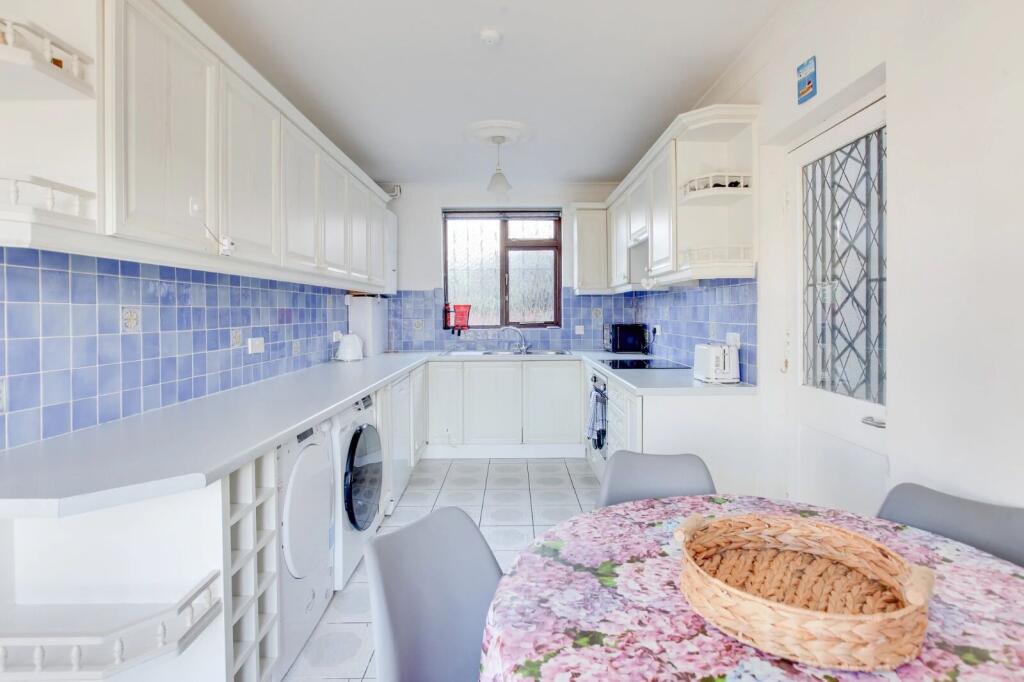 House in Southend-on-Sea, Essex - View 2