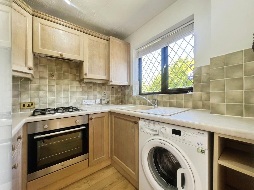 House in Basingstoke and Deane, Hatch Warren - View 3