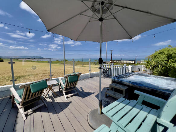 Hot tub &amp; Terrace