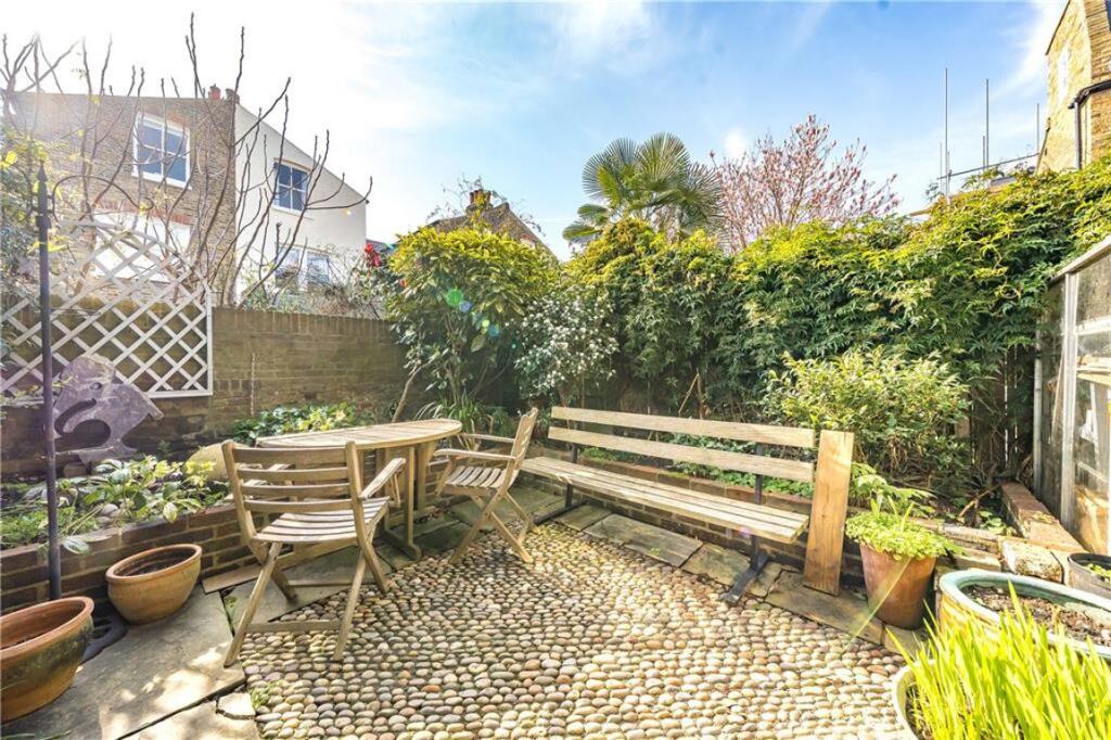 Culmstock Road, Battersea photo 3