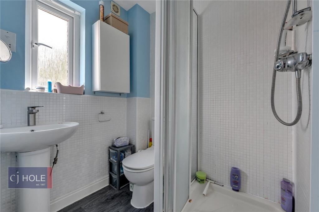 5 bedroom terraced house for rent