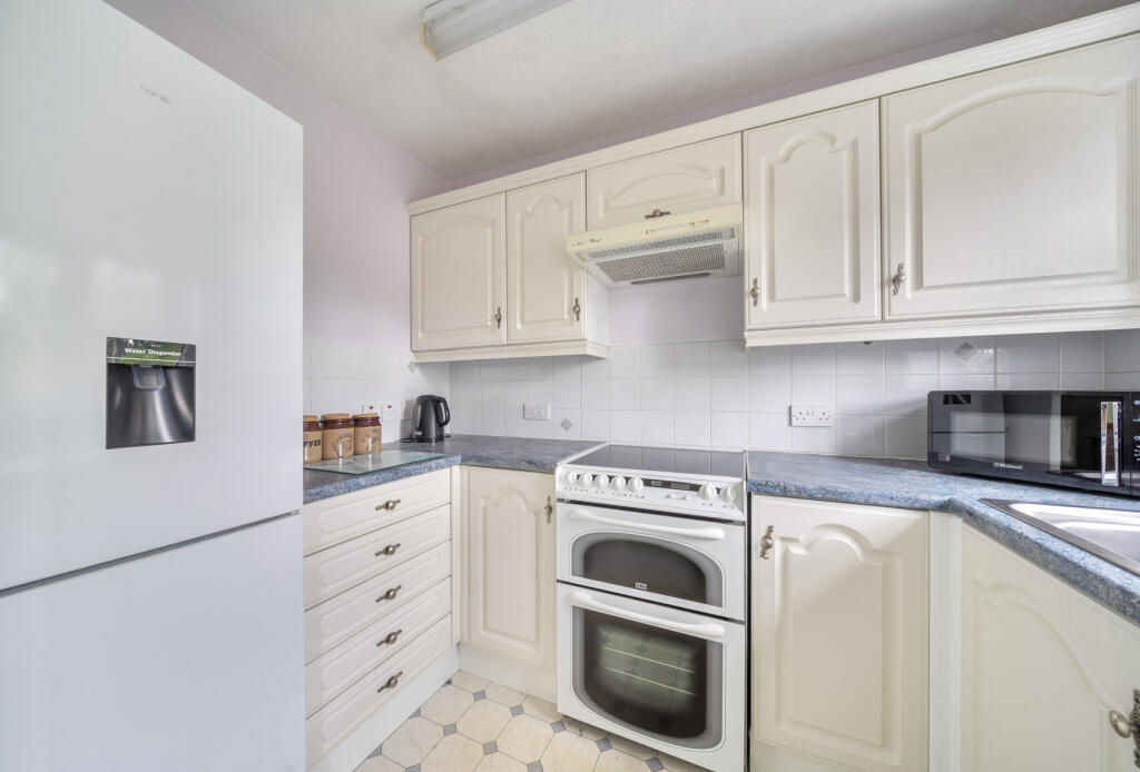 Apartment in Tonbridge - View 4
