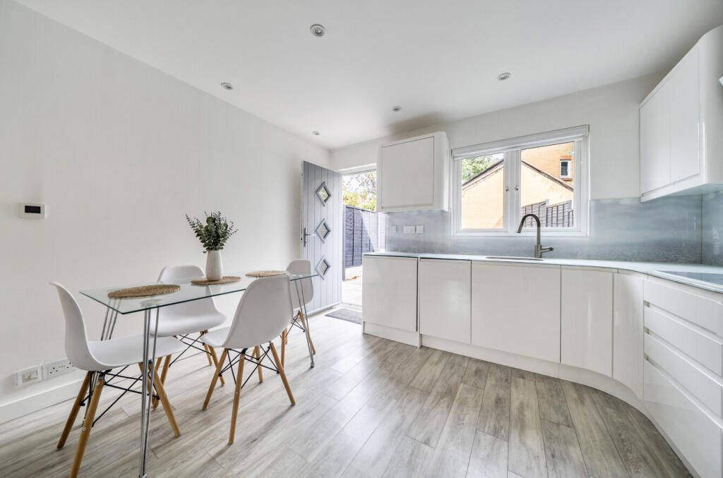House in Reading - View 4