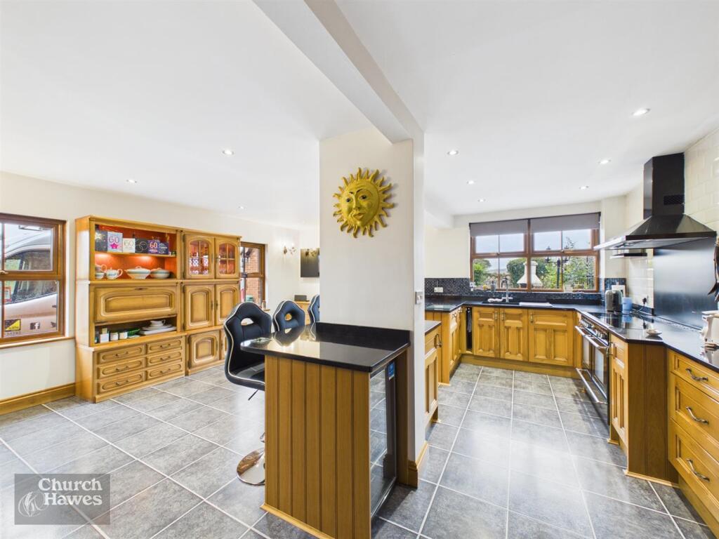 House in Maldon, North Fambridge - More