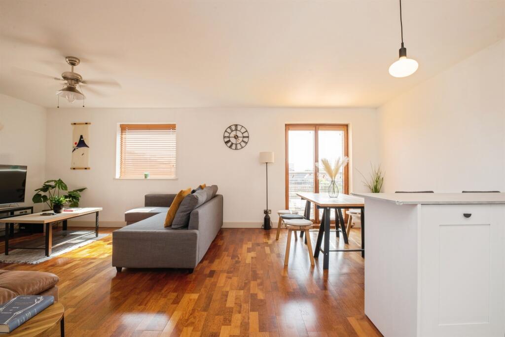 Henke Court, Cardiff - View 3