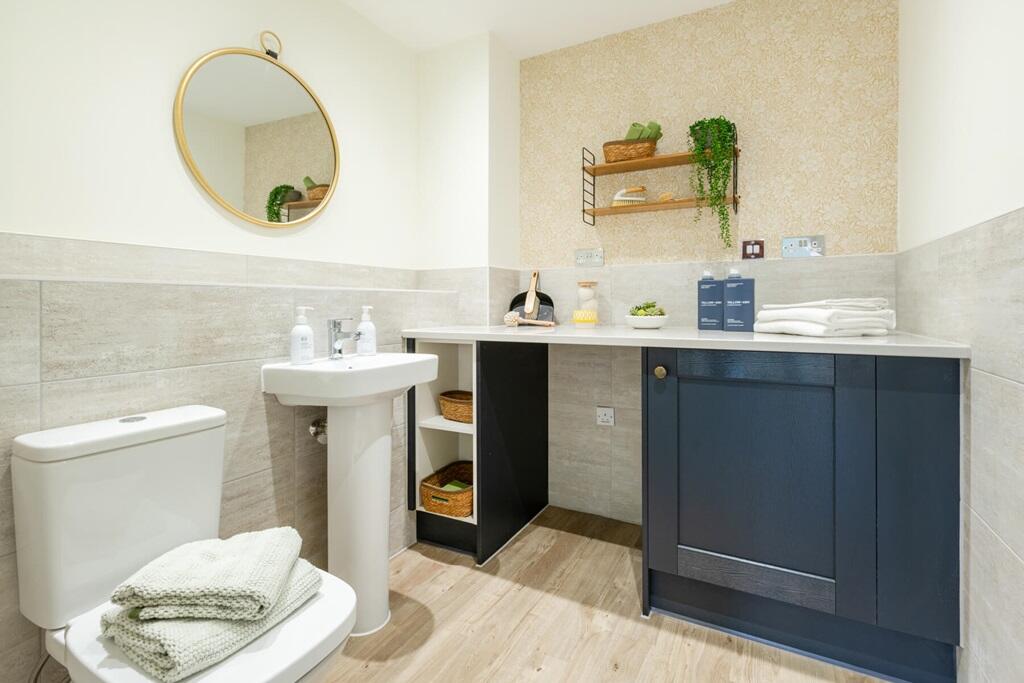 House in Mole Valley, Dorking - More