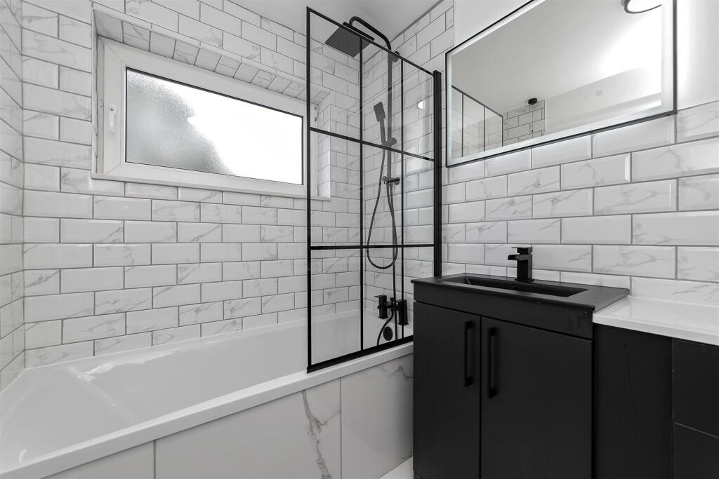 Apartment in St Albans - More