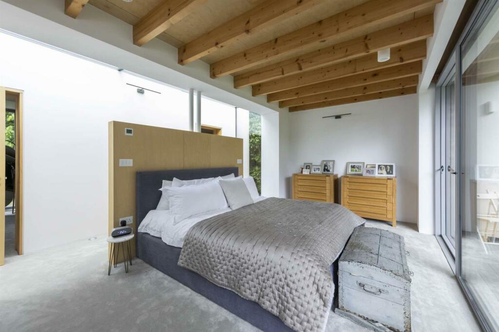 Hoe Lane, Abinger Hammer, Dorking - Photo 13