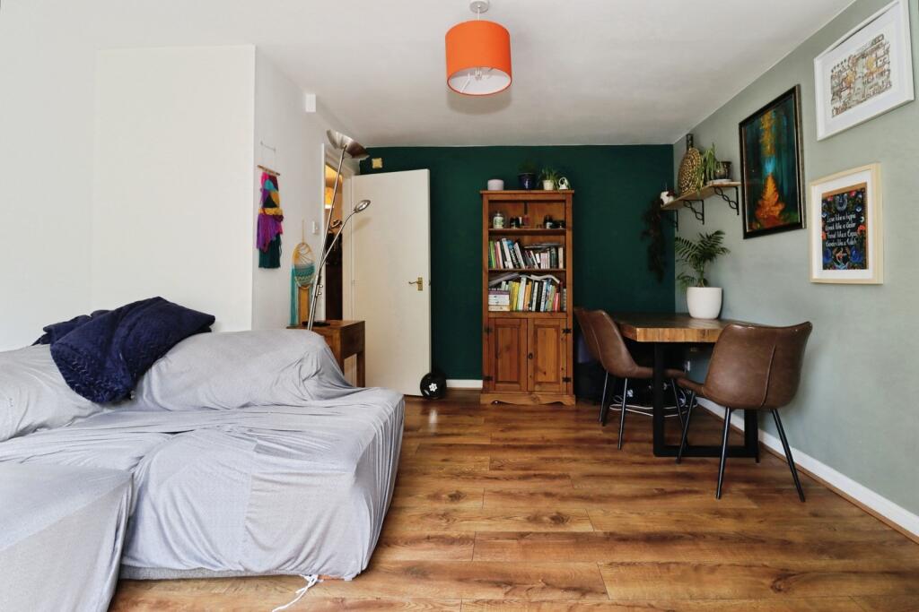 Duncombe Lane, BRISTOL, Avon, BS15 photo 4