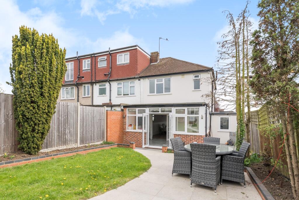 Grange Avenue, East Barnet, Barnet, Greater London, EN4 photo 2